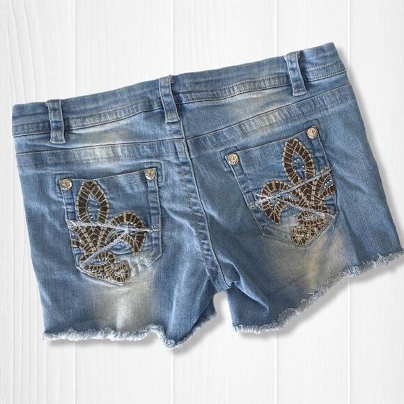Rebel & Soul Women Jean Shorts Distressed Blue Wash Size 11 - Picture 2 of 8